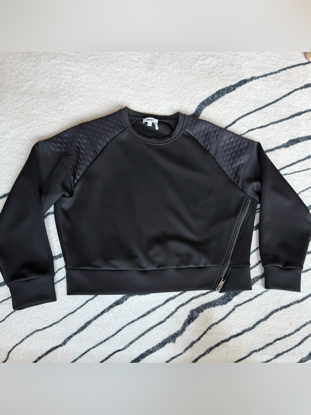 DKNY Black Quilted-Shoulder Sweatshirt with Zip Hem